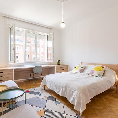 The Palm Springs Apartment Budapest Esterno foto