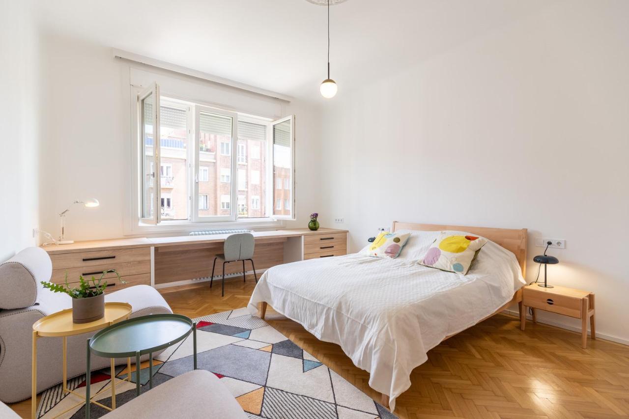 The Palm Springs Apartment Budapest Esterno foto