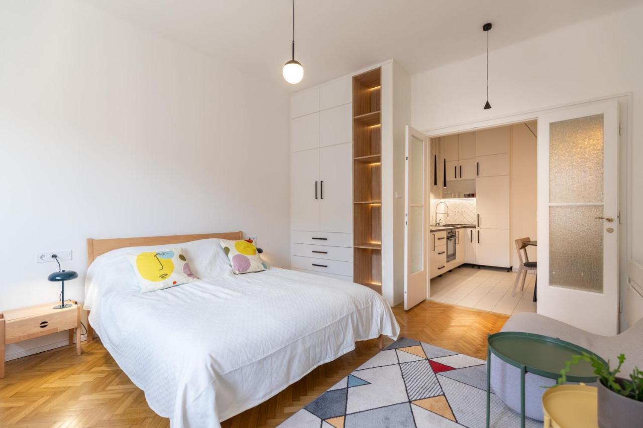 The Palm Springs Apartment Budapest Esterno foto